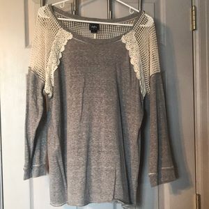 gray long sleeve knitted shoulder top